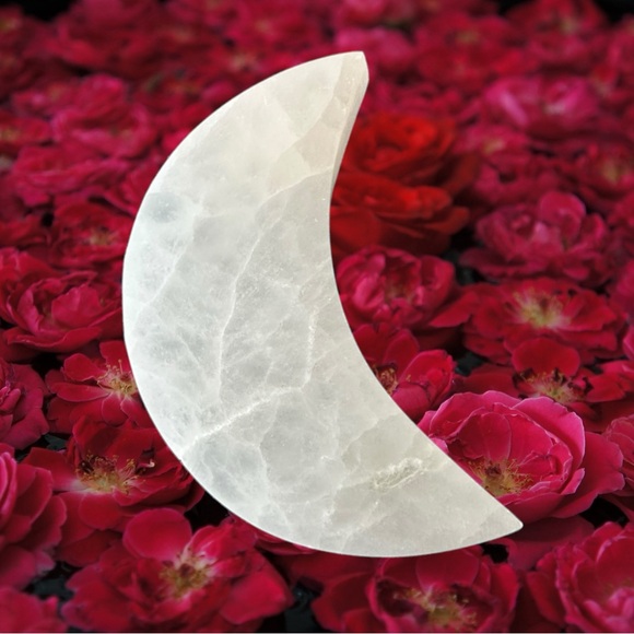 Carved Selenite 🌙 Moon - Picture 2 of 2